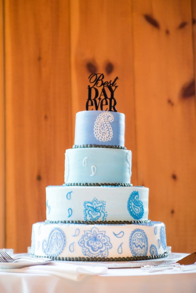The ombre paisley cake they had was one of the prettiest we saw all year.