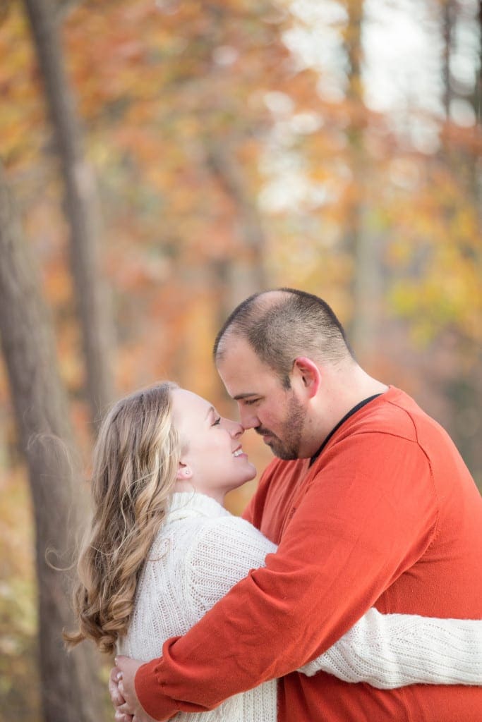 Fall is the best season for engagement photos- NJ engagement pictures in a park