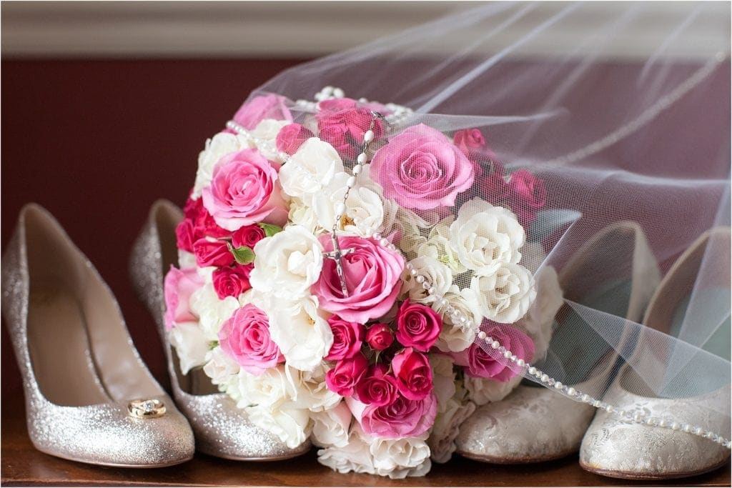 pink white wedding bouquet inspiration