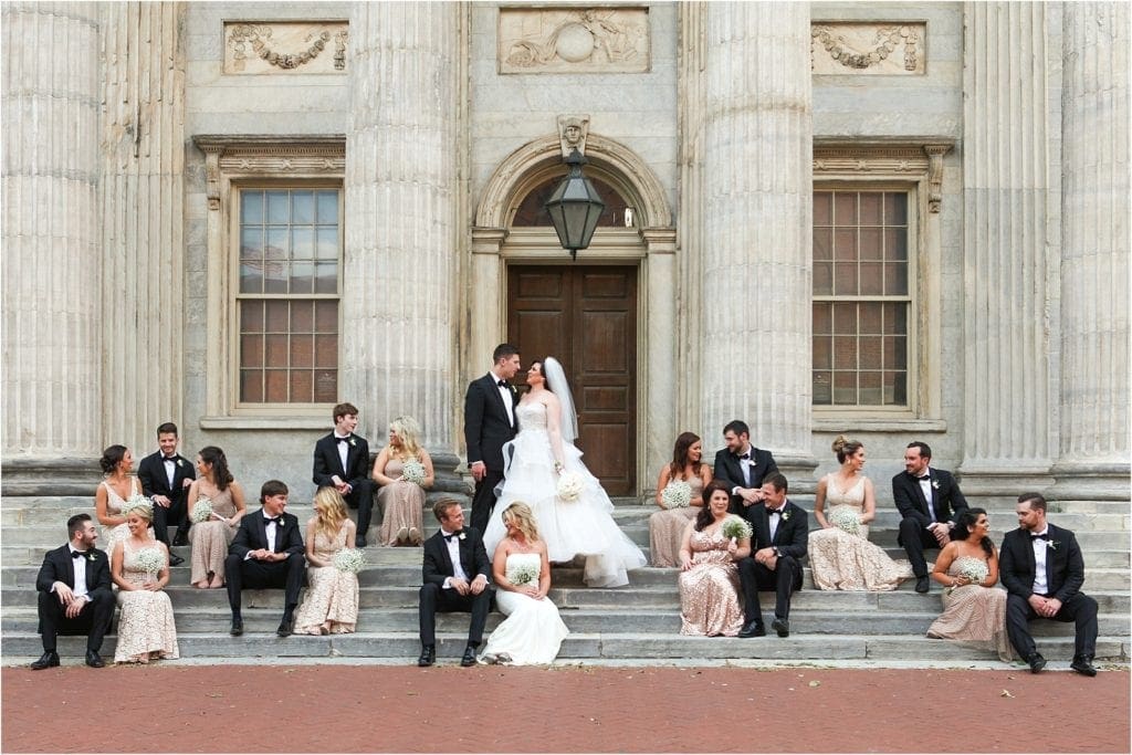 unique bridal party pose idea of large bridal party, wedding in historical PA