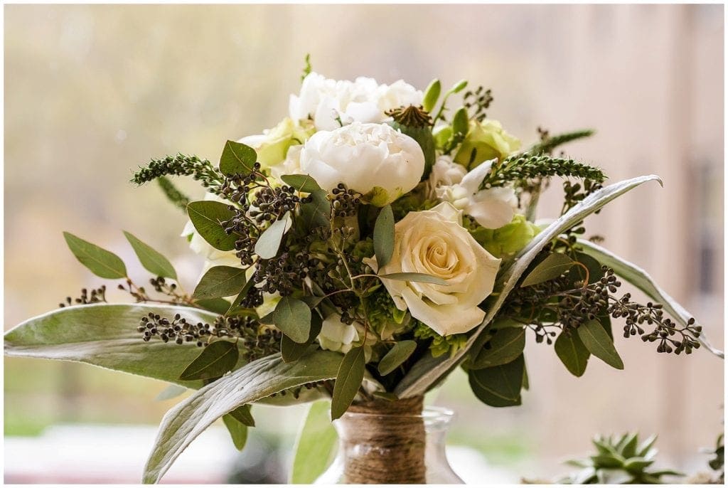 white and green bouquet 