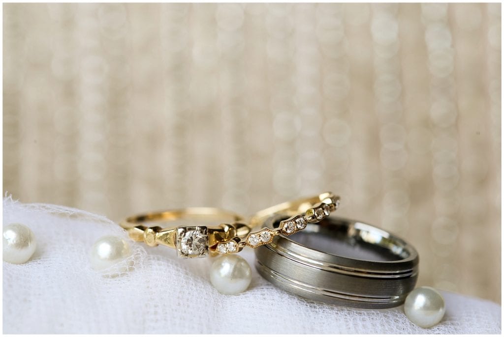 Gold and pearl wedding jewelry 