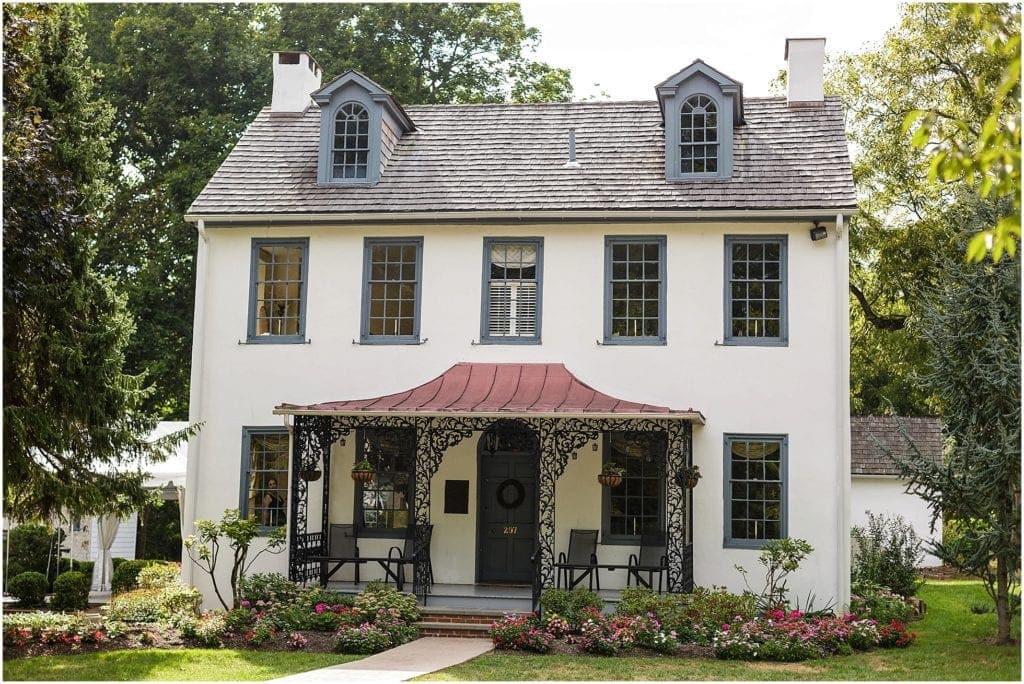 Duportail House Wedding photos - how cute is this venue?
