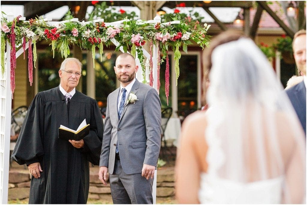 The prettiest outdoor rustic fall wedding decor 