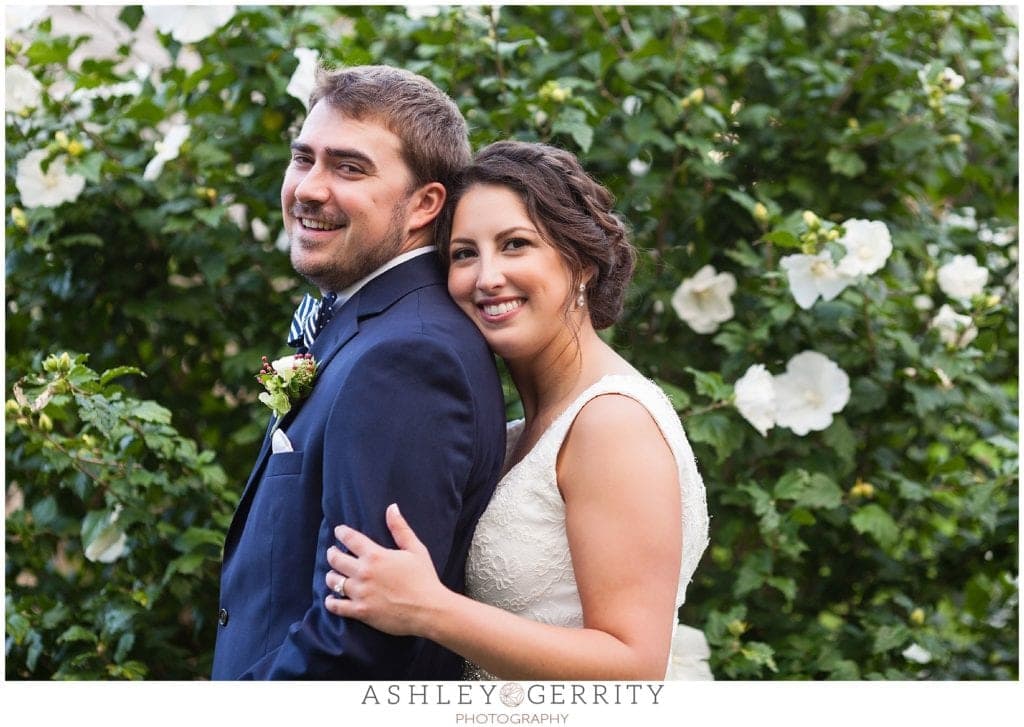 Bride and groom, bridal portrait, wedding day pictures, bride inspiration, groom inspiration, posing inspiration, hibiscus 