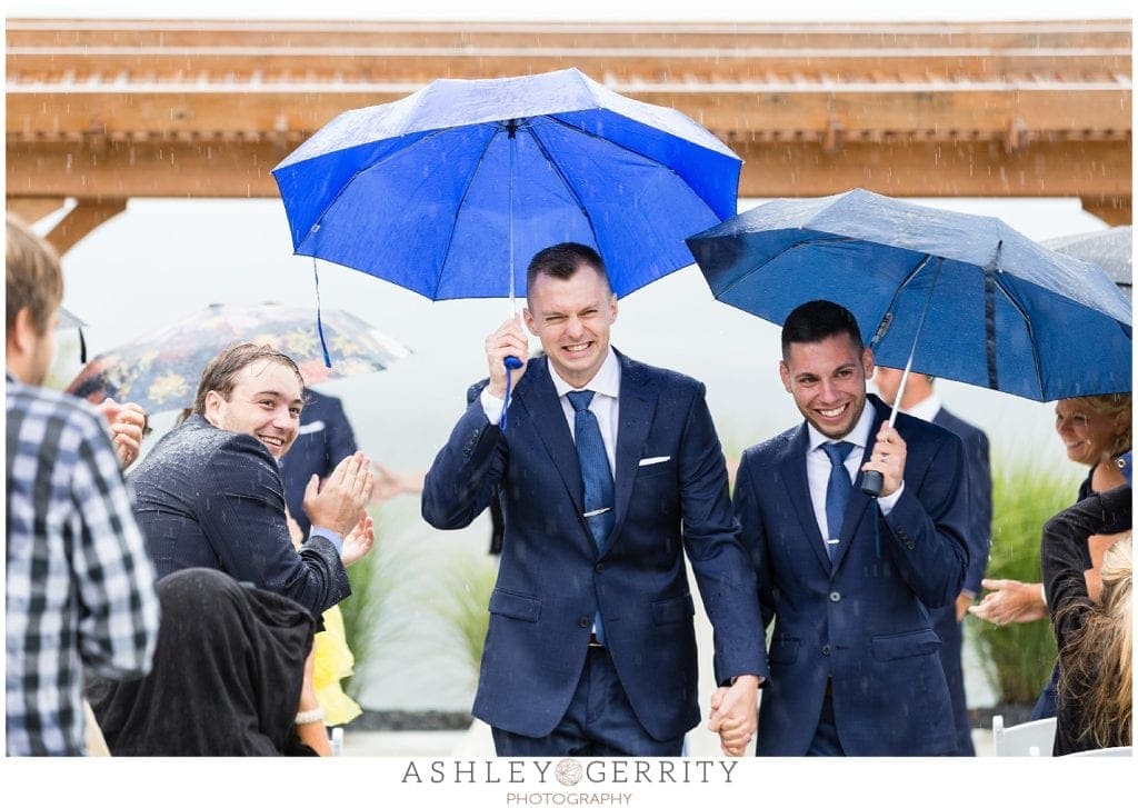 newlyweds, gay wedding, same sex wedding, husband and husband, husbands, rain, 