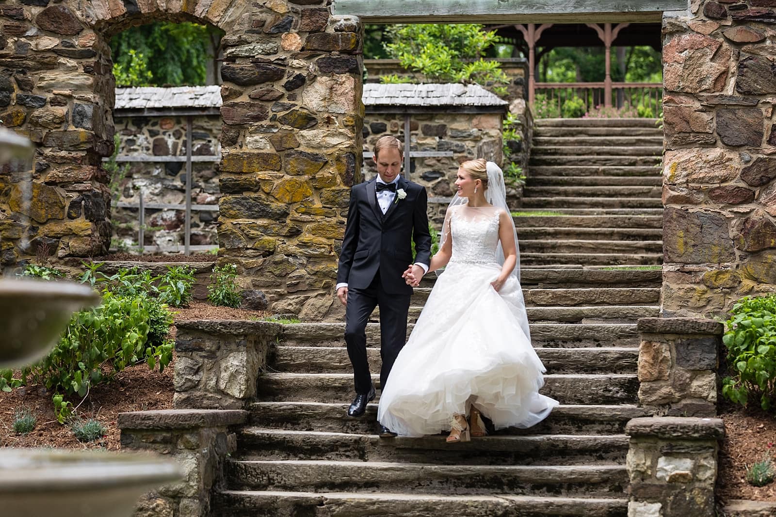 bride and groom, bridal portraits, outdoor wedding portraits