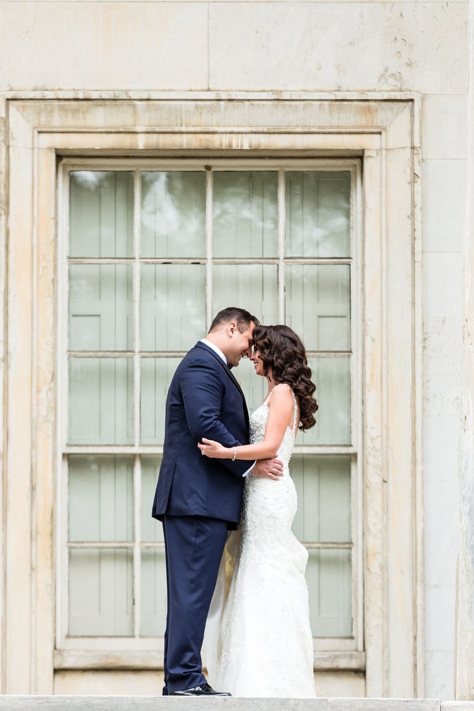 Bride and Groom portrait, bride and groom moment, Historic Philadelphia, Second National Bank