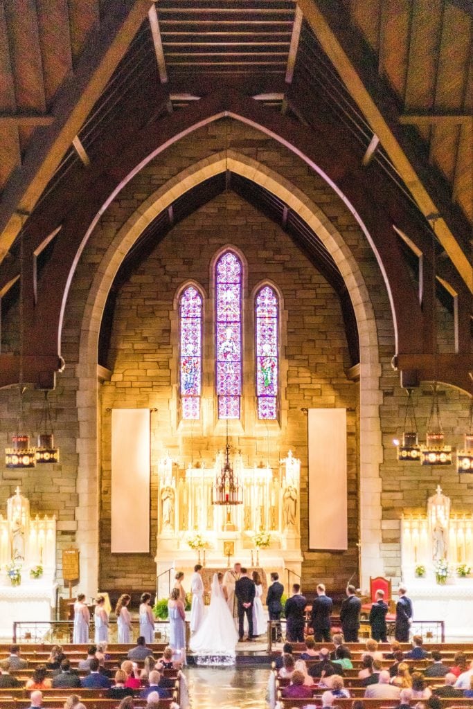 Wedding party lined up at St Agnes Parish Church | Ashley Gerrity Photography www.ashleygerrityphotography.com