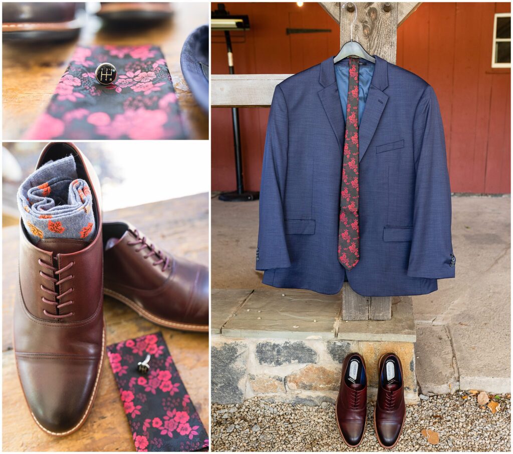 Groom's navy and red details for fall wedding