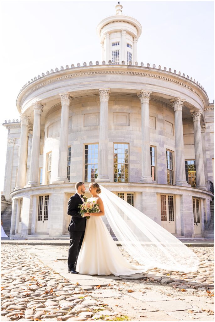 portrait of Bride and Groom at Philadelphia's Merchant Exchange Building