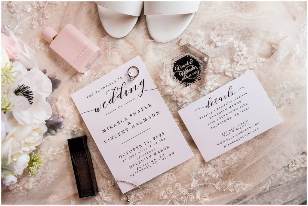black and white minimalist wedding invitation suite